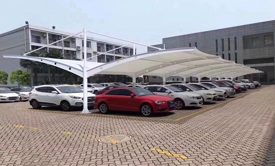 双侧斜拉式膜结构停车棚